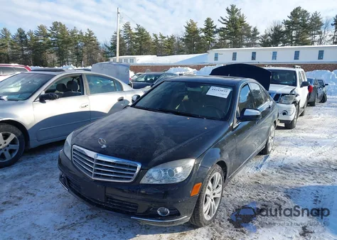 2009 Mercedes-Benz C 300 Luxury 4Matic из США, поврежденный, VIN WDDGF81X99R068934